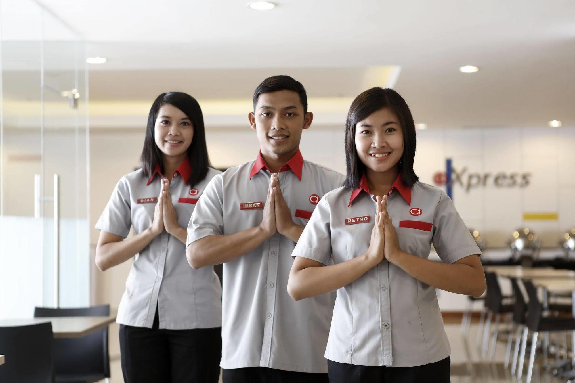 Amaris Hotel Ponorogo Exterior photo